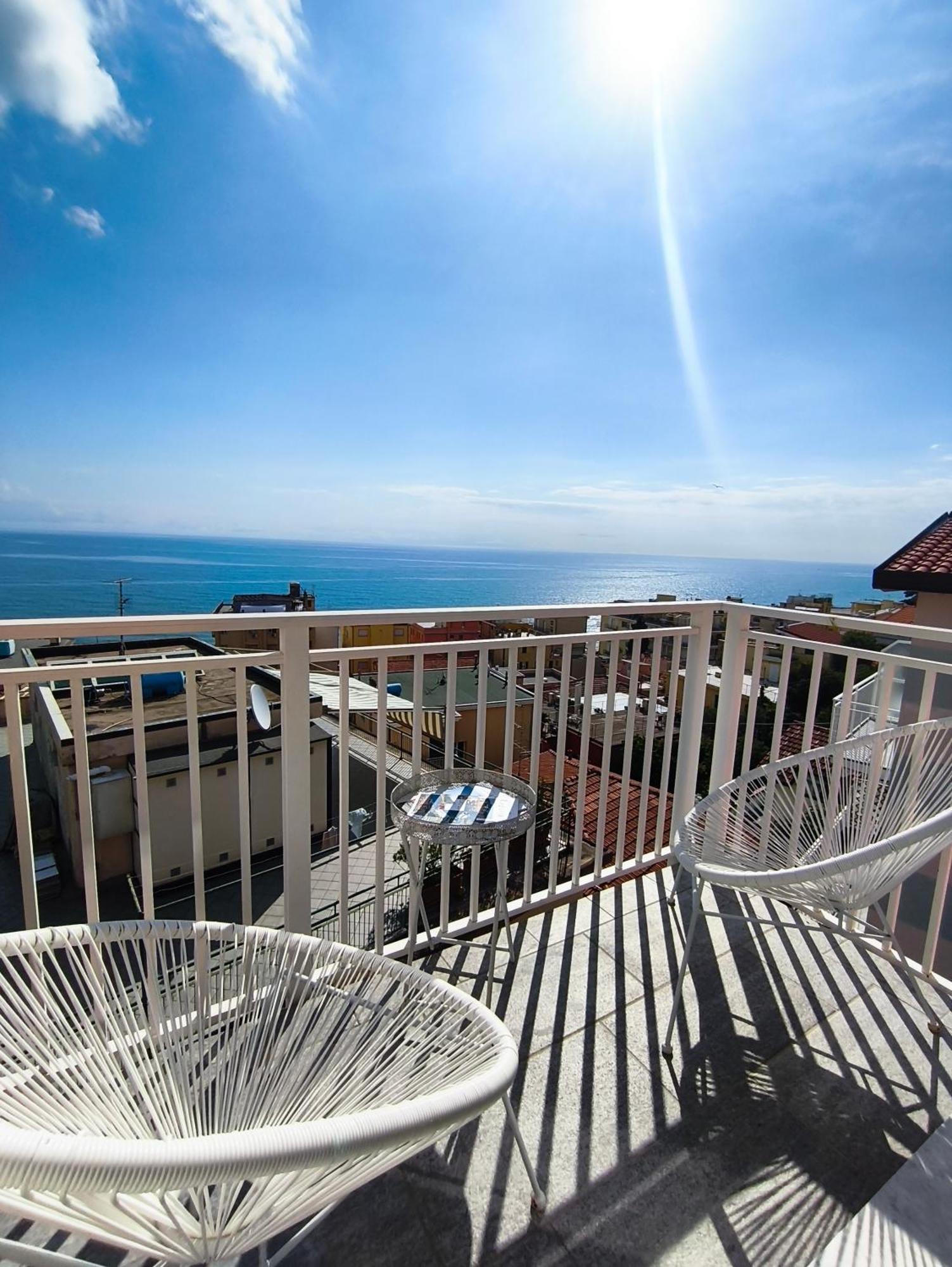 Spectacular Sea View - 3 Minutes Walk From The Sea Laigueglia Exterior foto